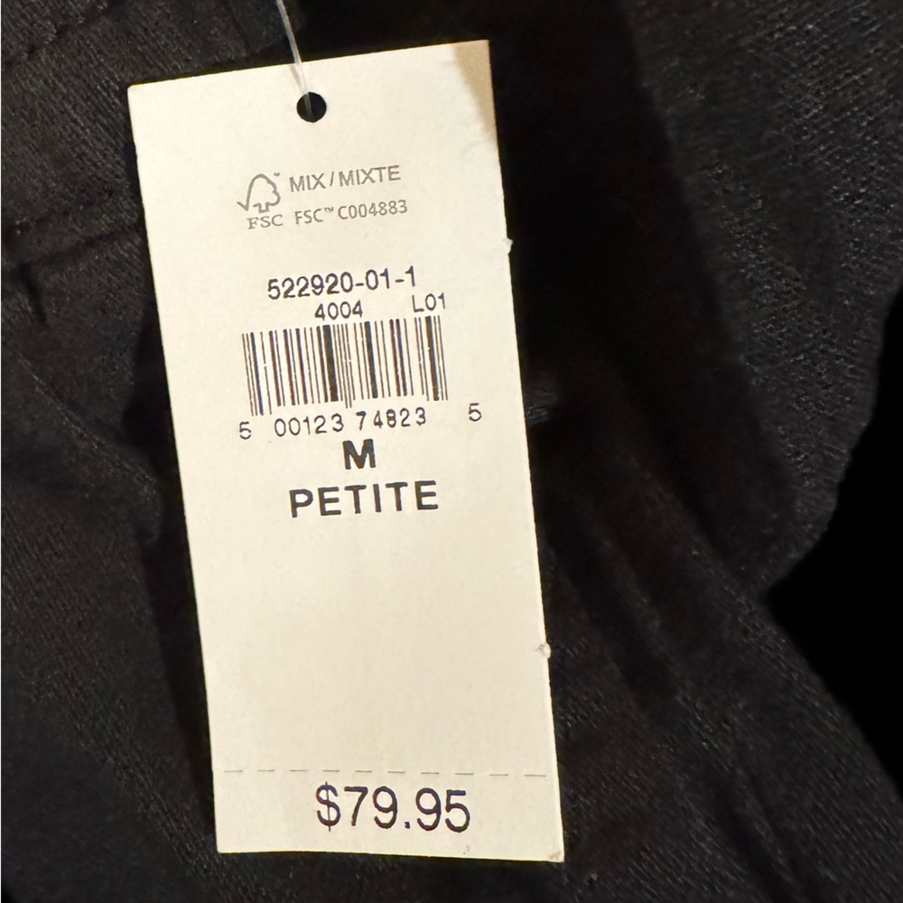 NWT! GAP Black Easy Cargo Pants - Size Medium Petite 🩷 #522920 - Picture 11 of 11